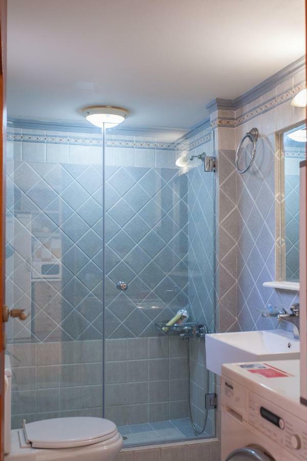 Evelia Apartment Galatas  Екстер'єр фото