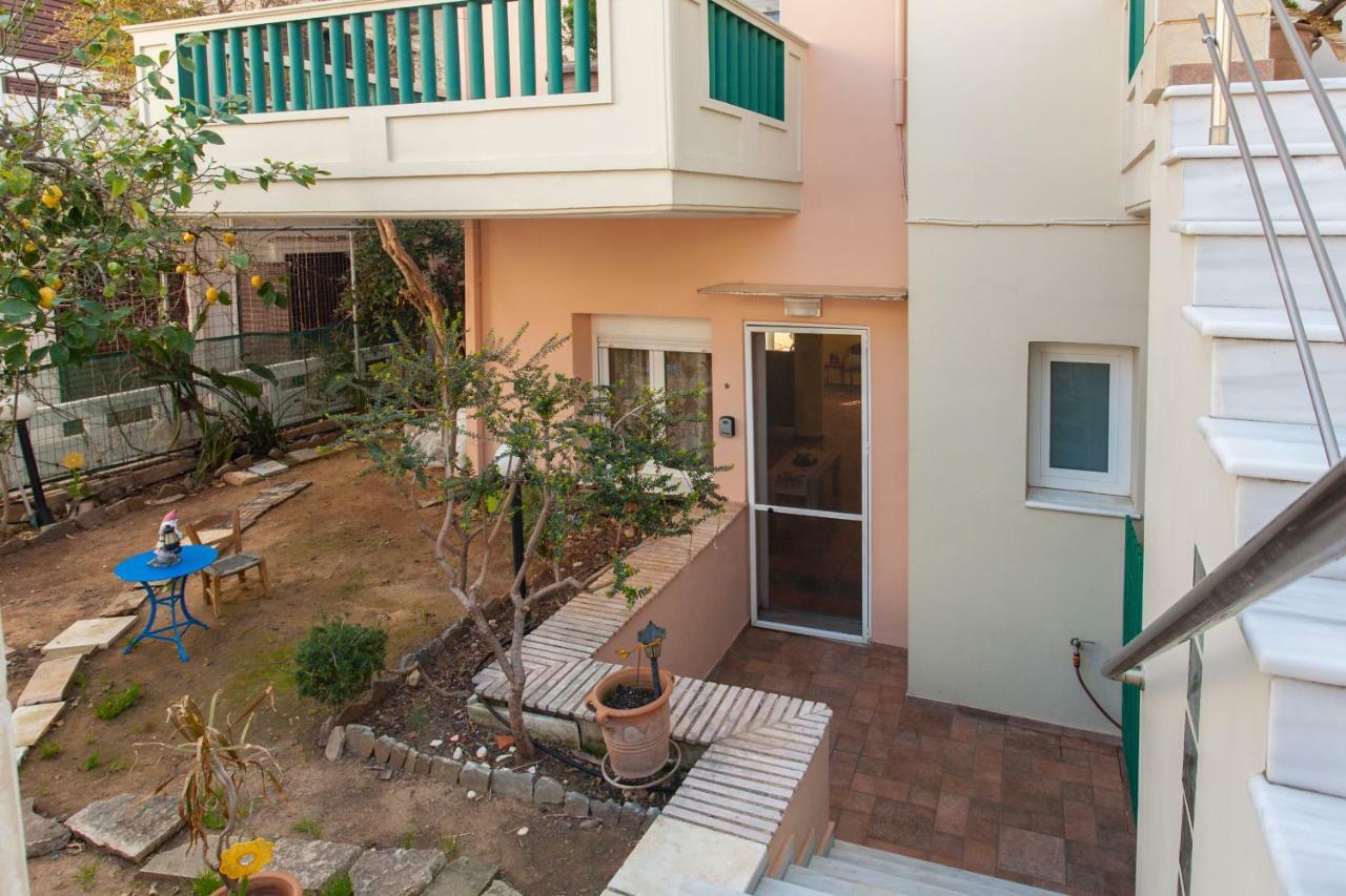 Evelia Apartment Galatas  Екстер'єр фото